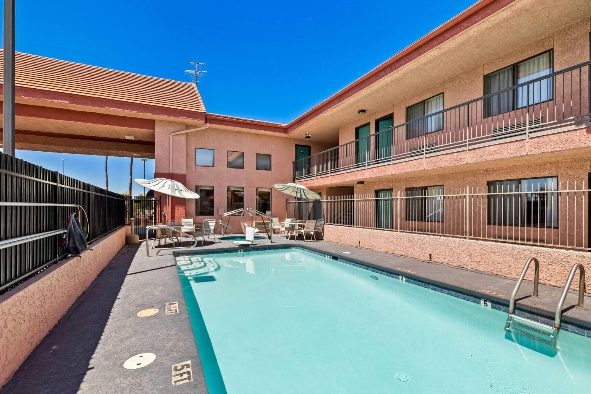 Days Inn By Wyndham Tucson Airport Zewnętrze zdjęcie