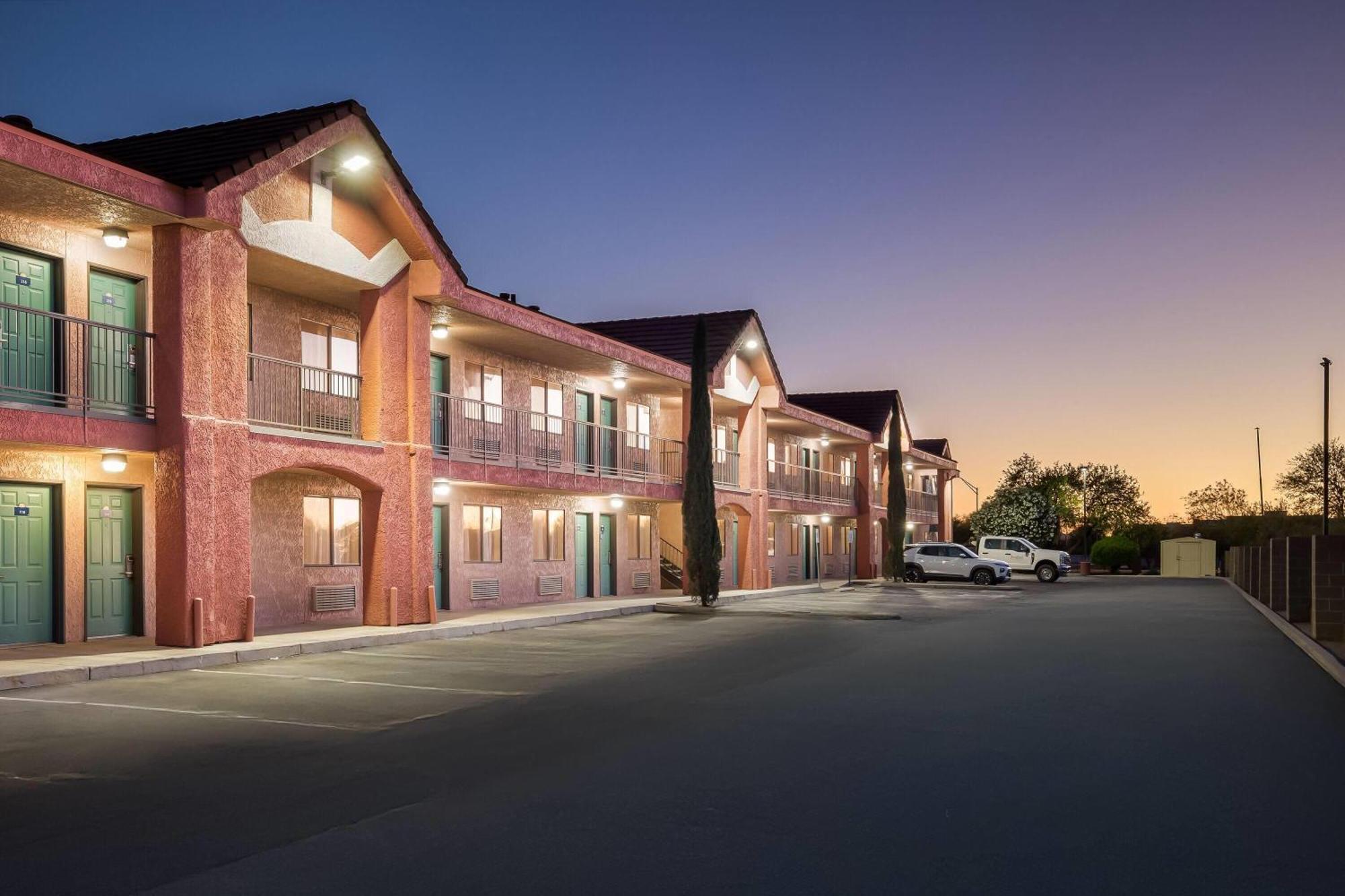 Days Inn By Wyndham Tucson Airport Zewnętrze zdjęcie